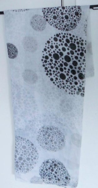 $1NR CUTE GREY SCARF Carousel 1