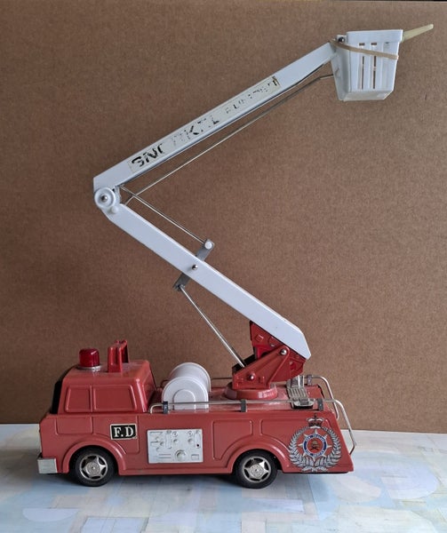 Bandai Fire Truck - Snorkel Pumper - 80's? Carousel 1