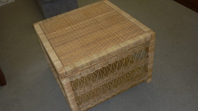 LARGE CANE COFFEE TABLE Carousel 3