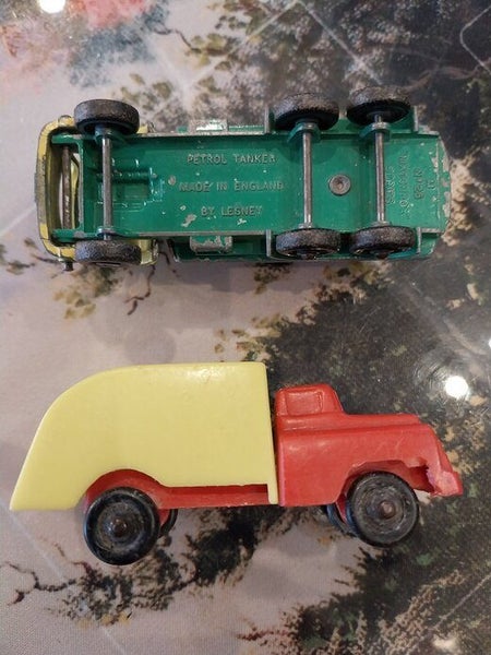 Lesney #25 BP Truck & 1960s plastic Truck Carousel 2
