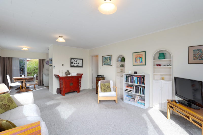 Image 2 of 12