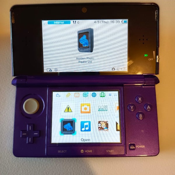 Nintendo 3DS console - midnight purple Carousel 8