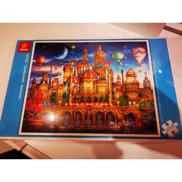 Pintoo Show Piece 2000 Pieces - Downtown Carousel 1