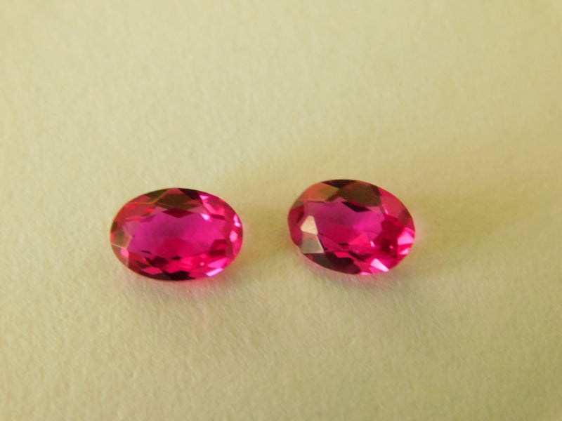 Ruby - 7mm x 5mm - Oval Carousel 1