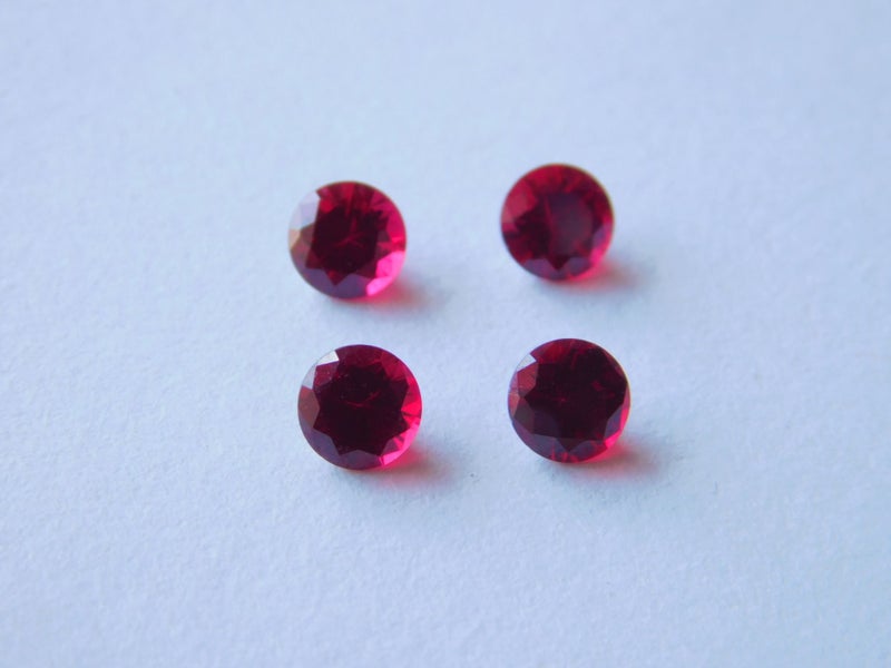Ruby - Round - 5mm Carousel 1