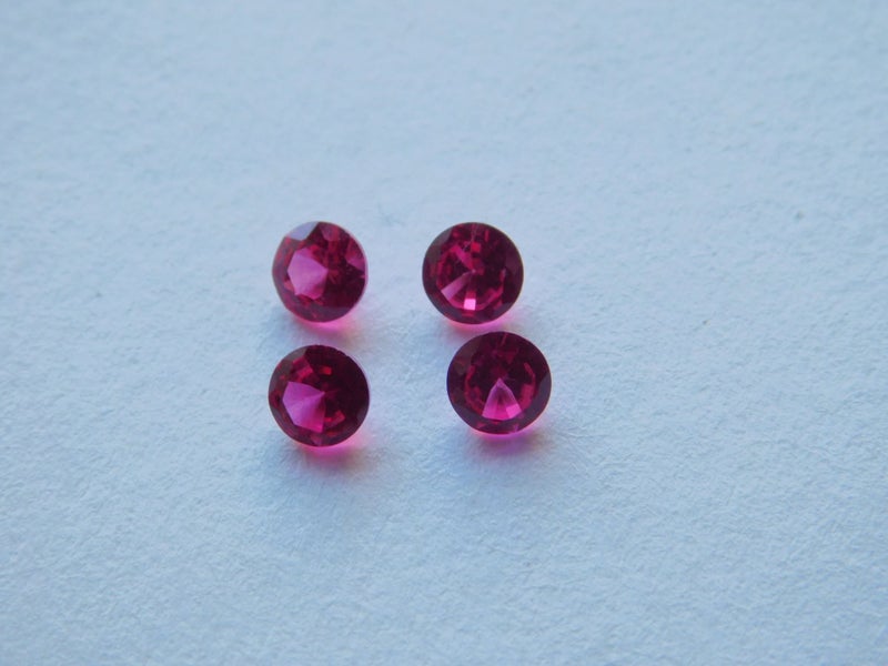 Ruby - Round - 4mm Carousel 1