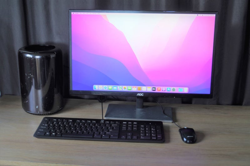 Apple Mac Pro - Great Working Condition - Ready to Safely Send - Warranty Carousel 1