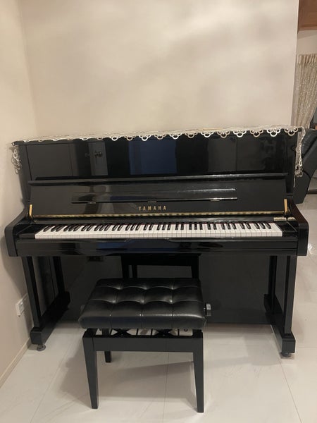 YAMAHA U1JPE UPRIGHT PIANO Ebony with Adjustable Seat628638723639071113
