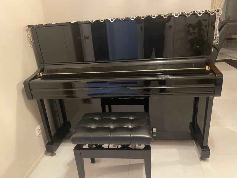 YAMAHA U1JPE UPRIGHT PIANO Ebony with Adjustable Seat62863872363907111