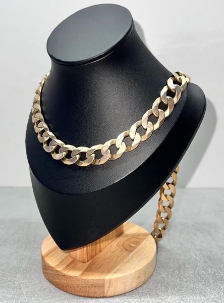 MHJ-10kt Yellow Gold Solid Curb Chain Carousel 1