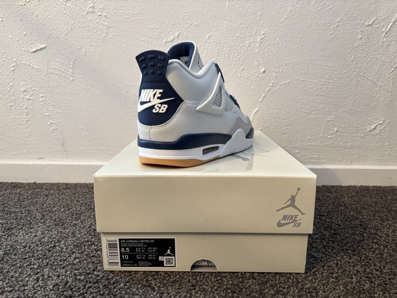 Jordan 4 Retro SB Navy Brand New US 8.5 Carousel 2