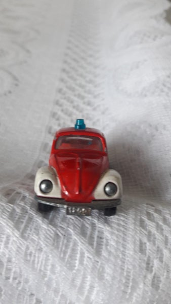 Tomica 1977 Red Volks Wagen Police Car Carousel 1