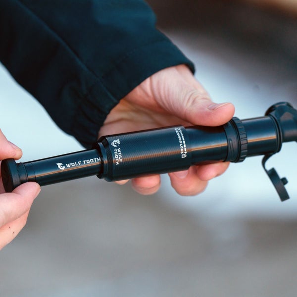 Wolf Tooth Encase Pump 30 Cc With Tubeless Tyre Plug Tool Carousel 12