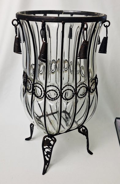 +++ RUSTIC HAND BLOWN? TRANSPARENT GLASS VASE IN METAL CAGE +++ Carousel 2