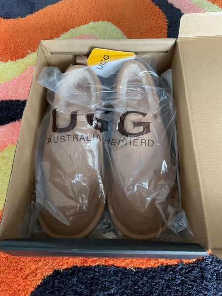 Ugg Slippers Men’s Porter Chestnut size AU 11 Carousel 1