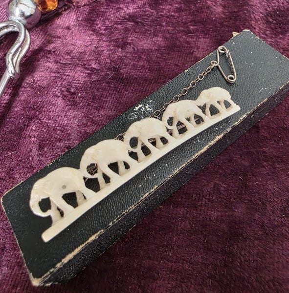 Antique Japenese Carved Bone Brooch with Elephants 2.68gm Carousel 1