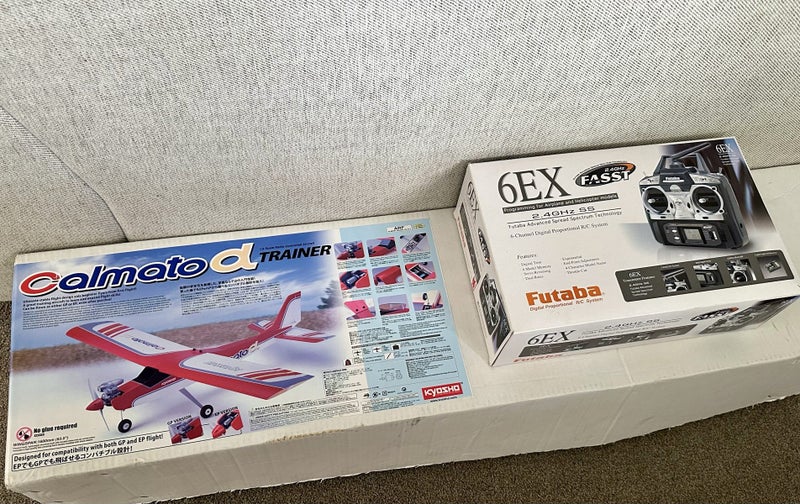 Kyosho Calmato Alpha R/C trainer plane with Futaba 6EX radio set (Ready-to-Fly) Carousel 2