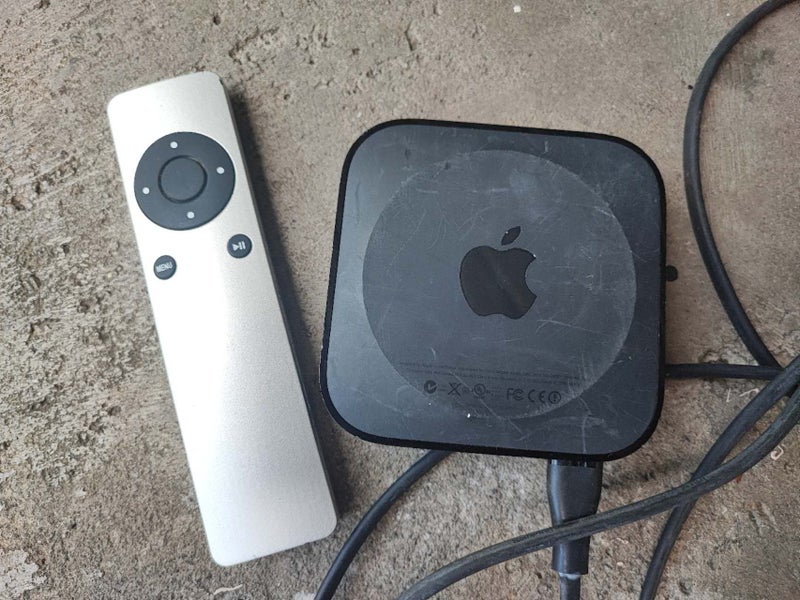 Apple TV With Remote & Power Cord A1469 Carousel 1