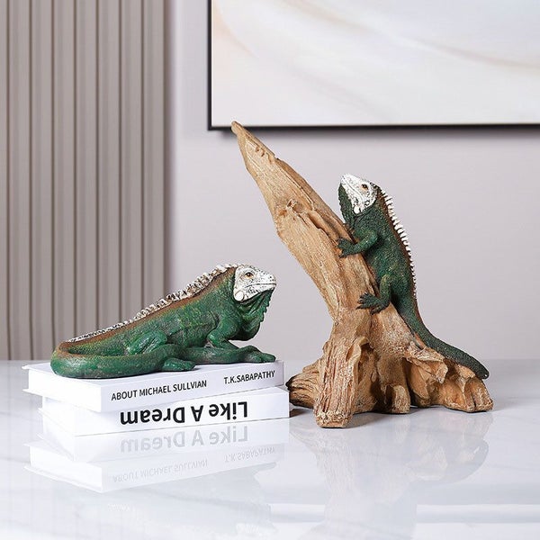 Simulated Lizard Statue Carousel 2