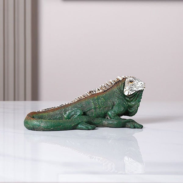 Simulated Lizard Statue Carousel 3