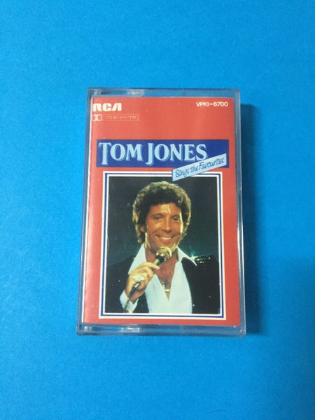 Tom Jones: Sings The Favourites (Cassette) Carousel 1