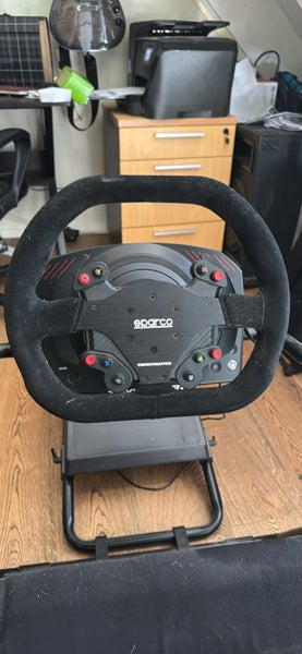 Thrustmaster TS-XW and chair Carousel 1