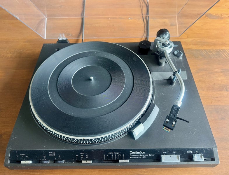 Technics SL-231 Turntable Carousel 2