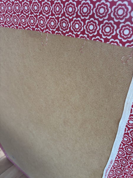 Pinboard - large $1 reserve ! Carousel 5