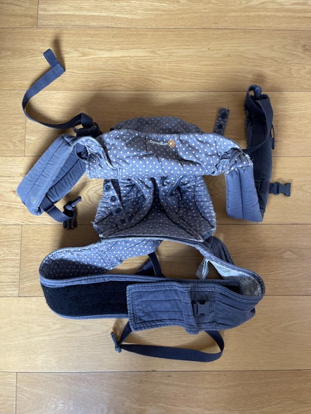 Ergobaby carrier Carousel 1