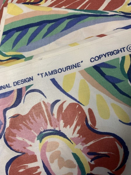 BUNDLE OF VINTAGE POLISHED COTTON CHINTZ PRINT FABRIC OFFCUT PIECES (8) Carousel 2