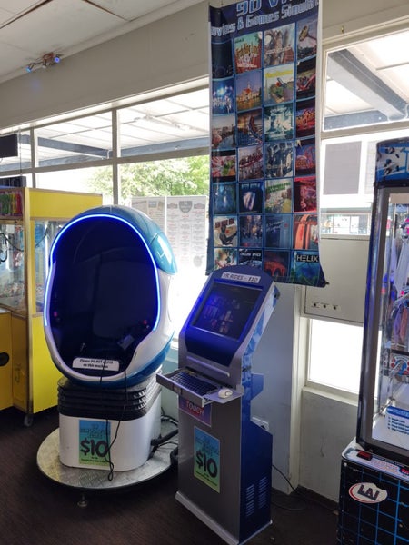 9D VR simulator pod Carousel 9