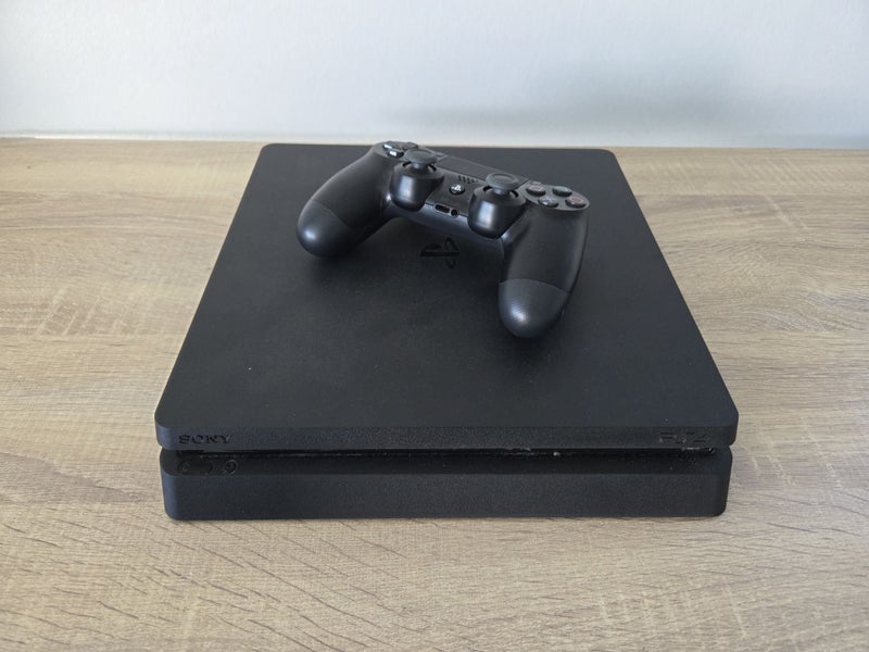 PS4 Slim + Controller Carousel 2