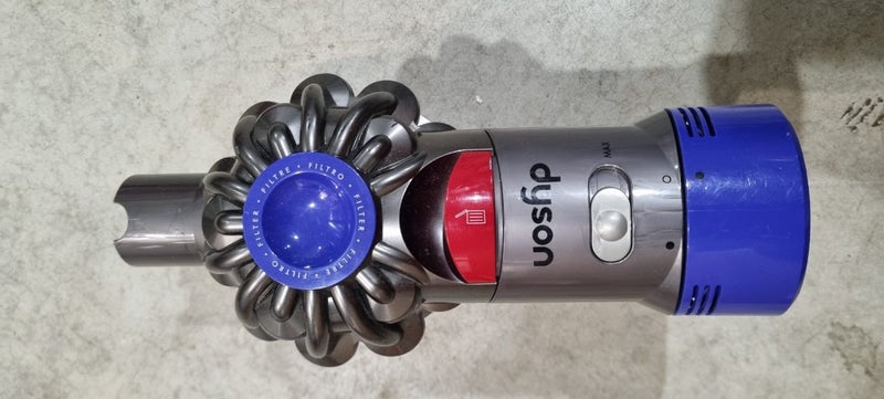 Dyson vacuum cleaner V10 Carousel 2