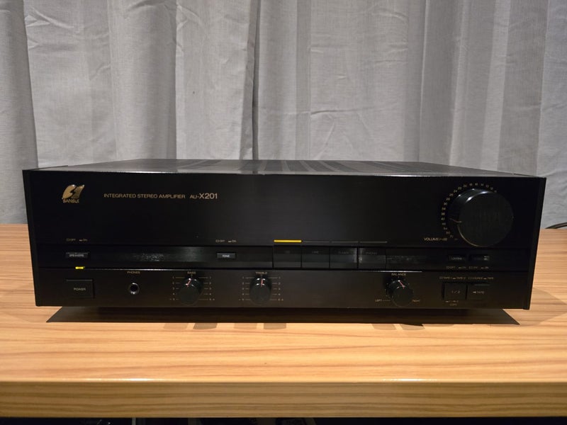Sansui AU-X201 Stereo Amplifier Carousel 2