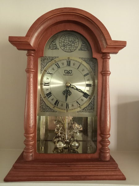 RETRO WOOD MANTLE CLOCK Carousel 1