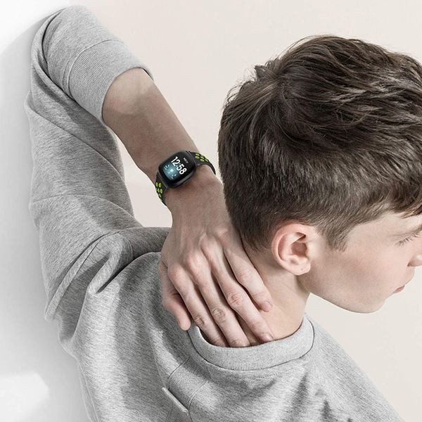 Fitbit Versa 3 Silicone Strap Silver/Volt Carousel 4
