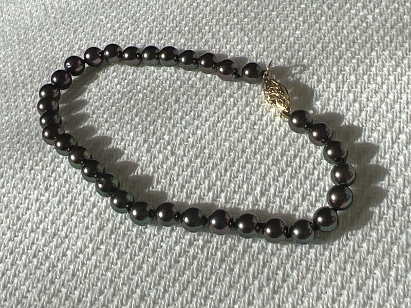 Tahitian black pearls bracelet with 14k Gold clasp Carousel 2