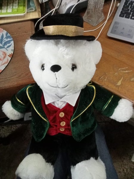 FARMERS SANTA BEAR 2018 Carousel 1