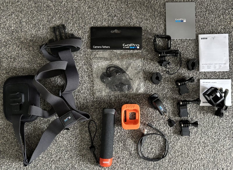 GO PRO HERO5 SESSION - INCLUDES ACCESSORIES - MINT CONDITION AND WORKING ORDER Carousel 10