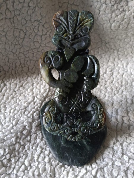 Greenstone hei tiki Carousel 1