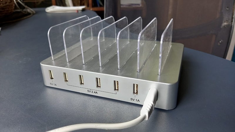 6 Port USB Charging Station Carousel 1