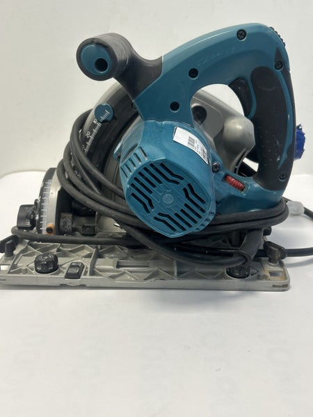 Makita Plunge Saw SP6000 Carousel 2