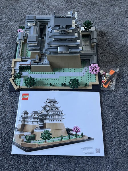 Lego Himeji Castle great condition - 21060 Carousel 1