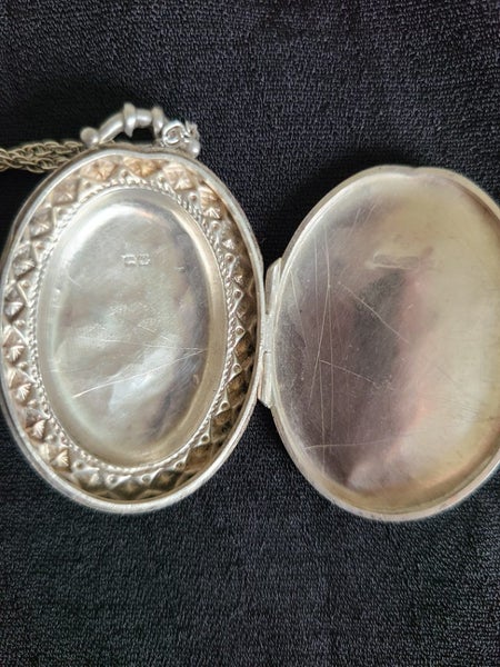 Gorgeous Antique Victorian S/S Locket Plus Speidel S/S chain Carousel 2