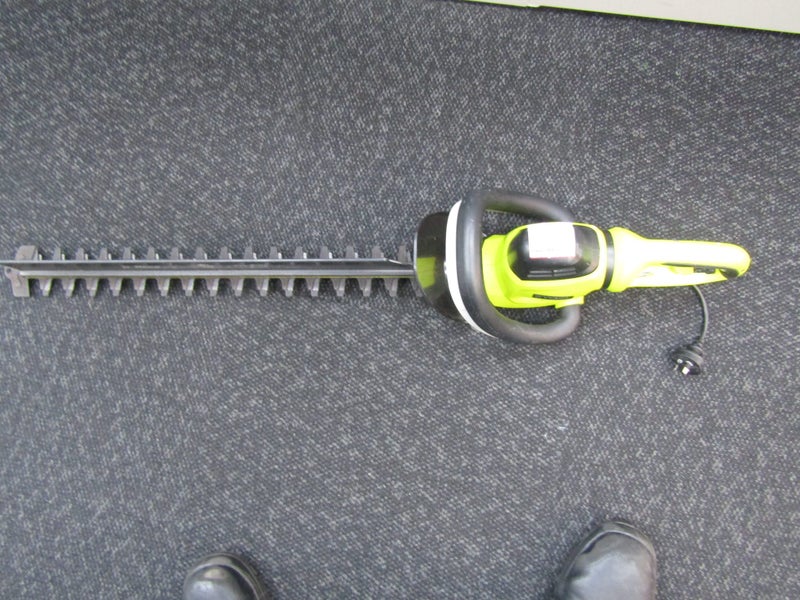 HEDGE TRIMMER RYOBI RHT600RLG CORDED 600W B16132934-3 Carousel 1