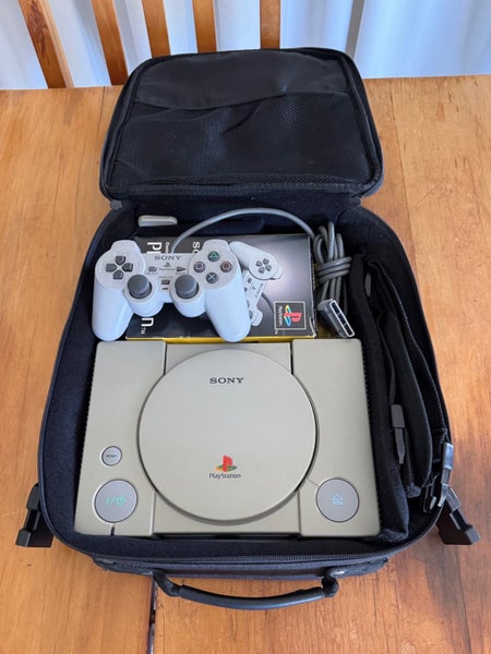 PlayStation 1 - Console and Accessories Carousel 2