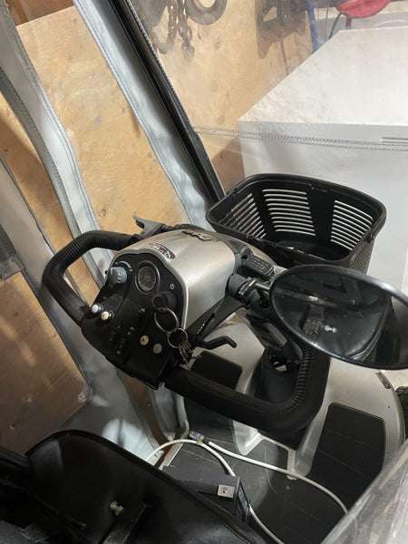 MOBILITY SCOOTER with FULL ‘Weather Protection & 2 BRAND NEW BATTERIES’ ! ! Carousel 2