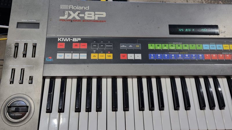 Roland JX-8P with Kiwitechnics Mod fitted Carousel 2