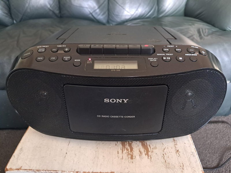 Sony CFD-S50 cd-tape-radio. Mint condition Carousel 1