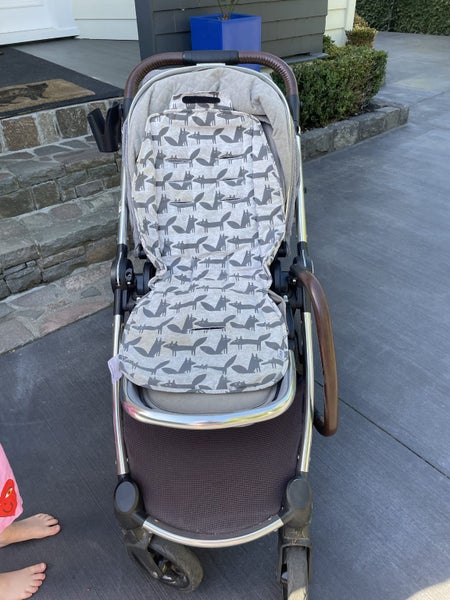 UK brand Occarro pram and carry cot Carousel 7